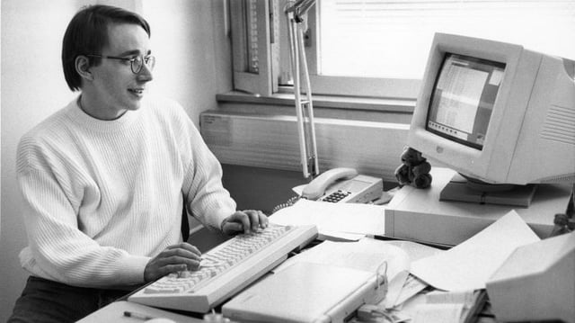 La historia de Torvalds Linus y la creación de Linux: descúbrela ahora 16 Linus Torvalds creando Linux
